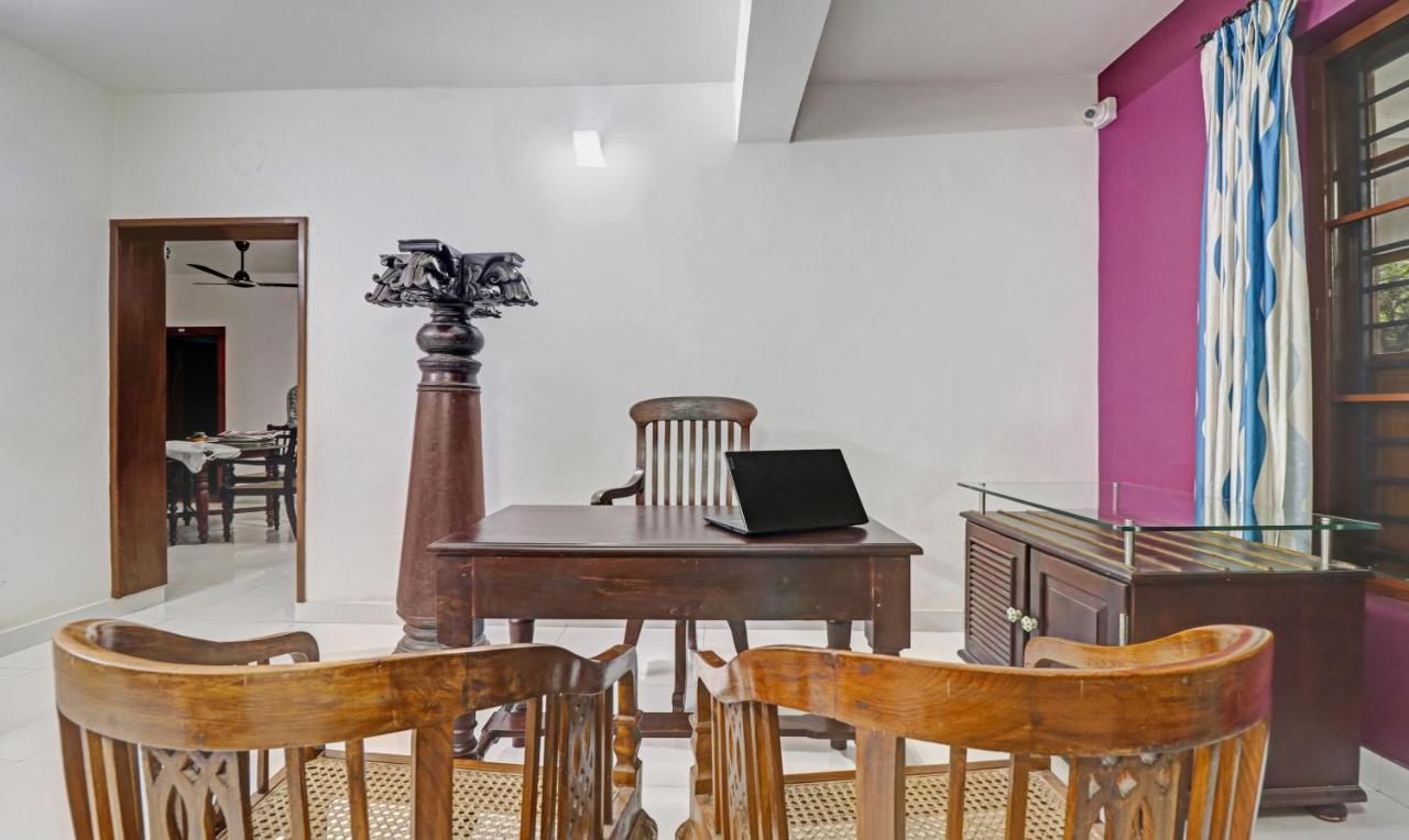 Treebo Backpackers Inn Kochi Luaran gambar