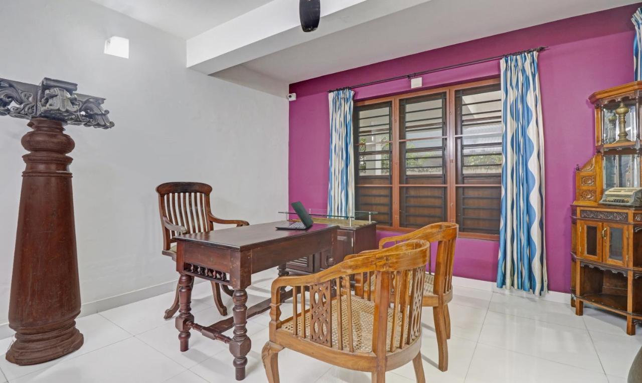 Treebo Backpackers Inn Kochi Luaran gambar